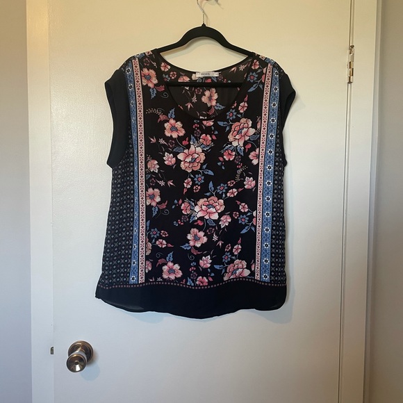 Sleeveless floral blouse - Picture 1 of 4